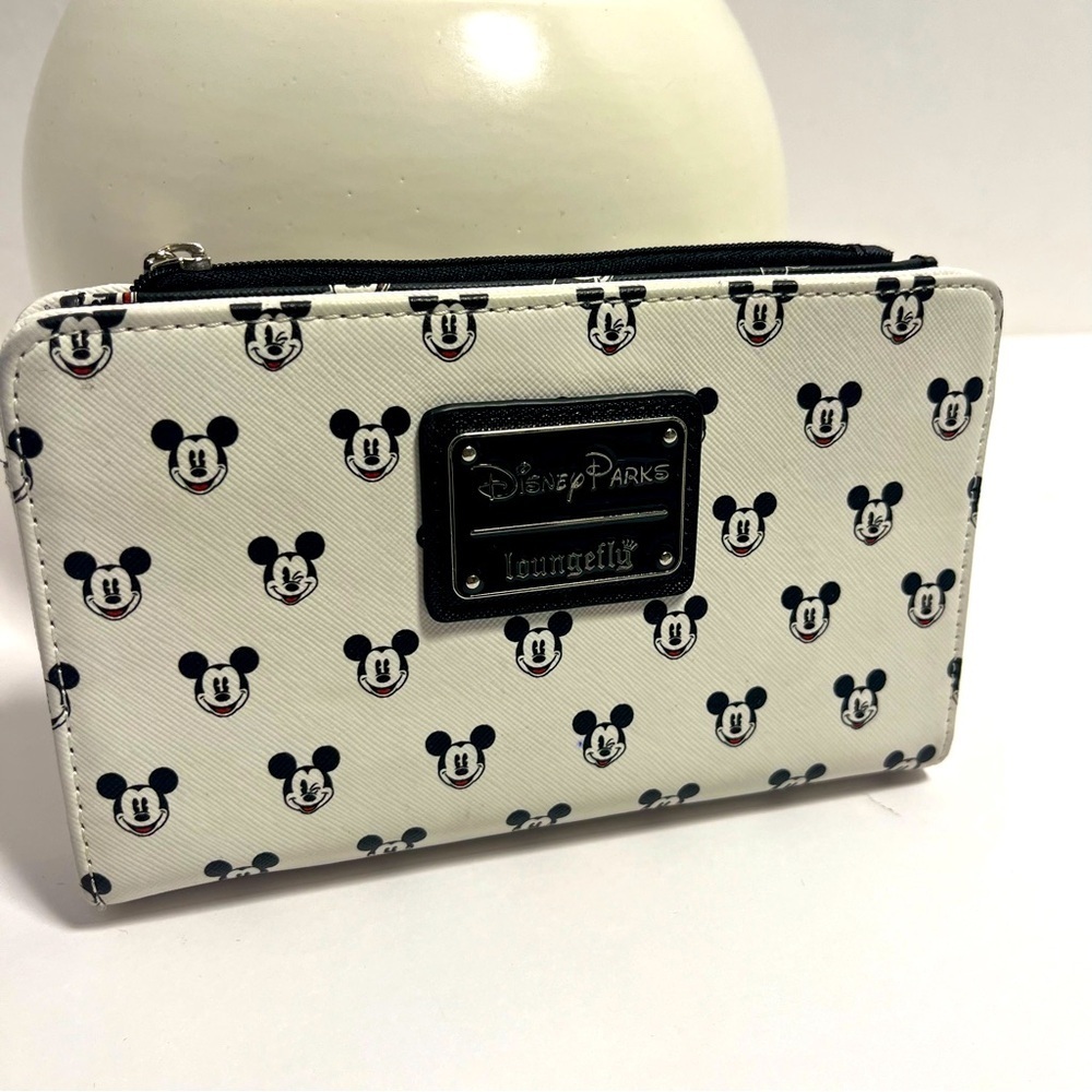 Disney Parks Loungefly Mickey Mouse All Over Mickey Face White Black Wallet - Picture 1 of 9